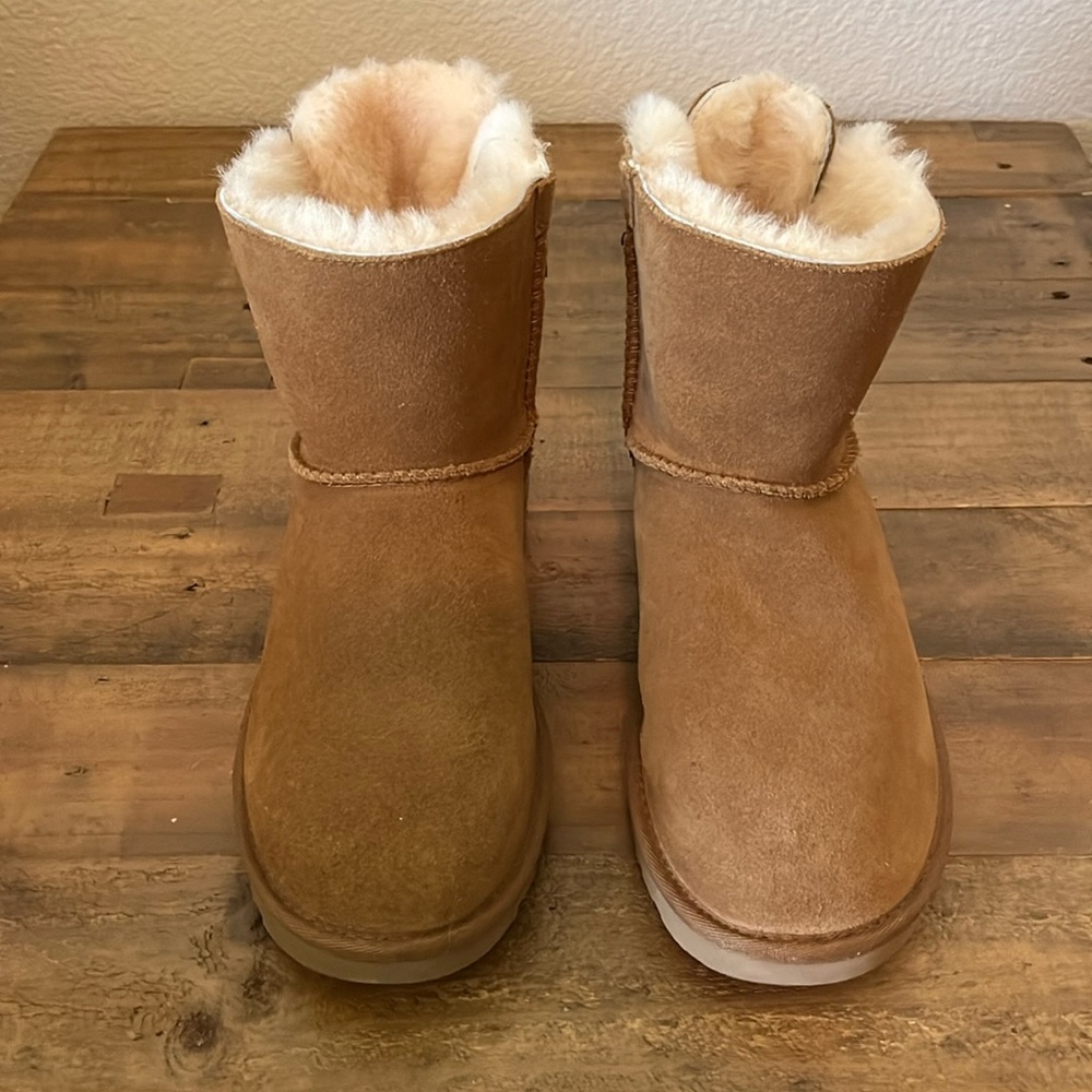 UGG Adoria Tehuano - New without tags - Never worn. Women size 7